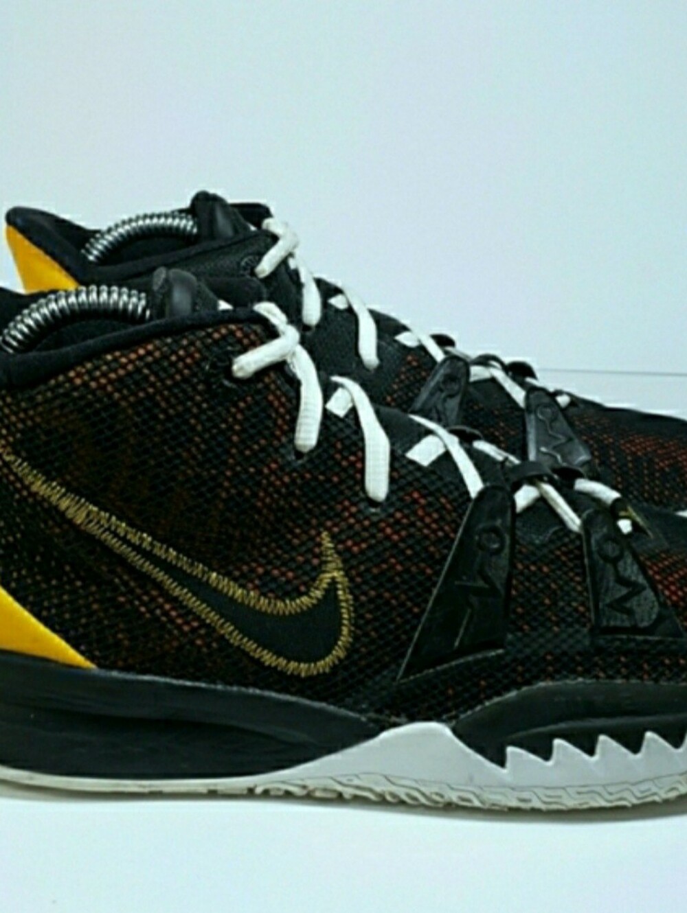 Nike Kyrie 7 Roswell Rayguns Hightop Basketball Shoes Sneakers